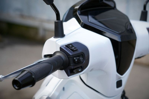 Скутер SYM (Сим) Symphony ST 200 белый с ПТС фото 9