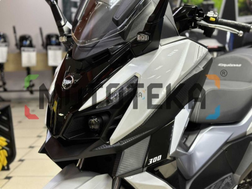 Максискутер SYM (Сим) CRUiSYM a 300 белый с ПТС фото 5